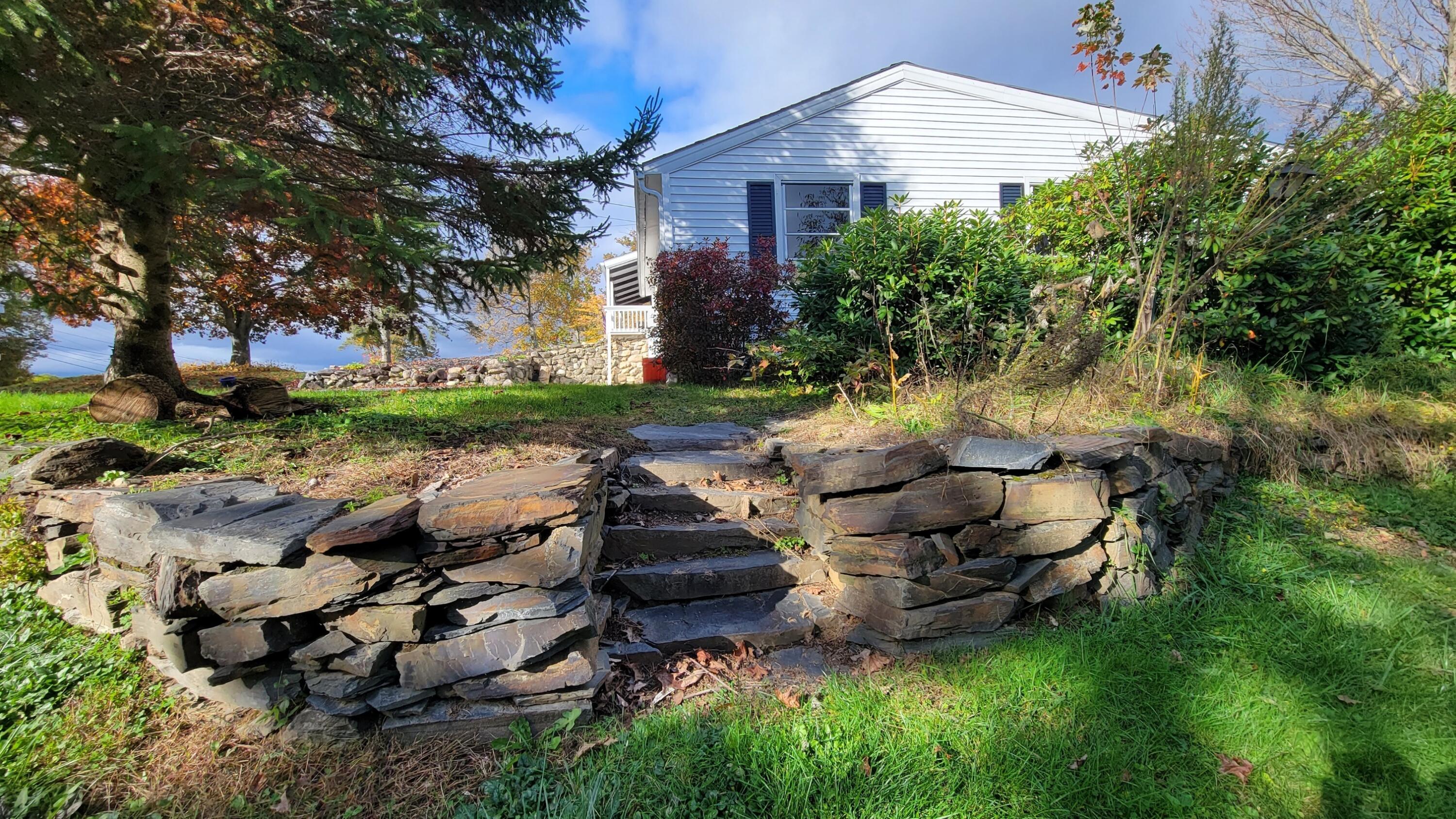 544 Middle Road Sabattus, ME 04280 - Photo 26 of 51 Side Yard