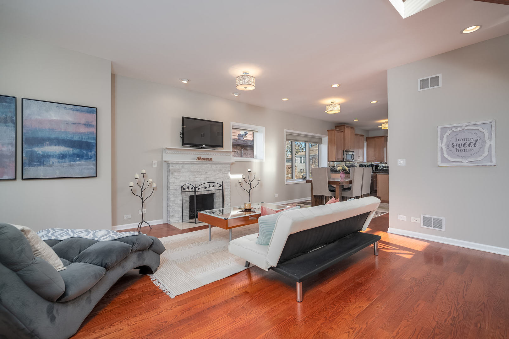 641 Spring Road Elmhurst, IL 60126 - Photo 3 of 35