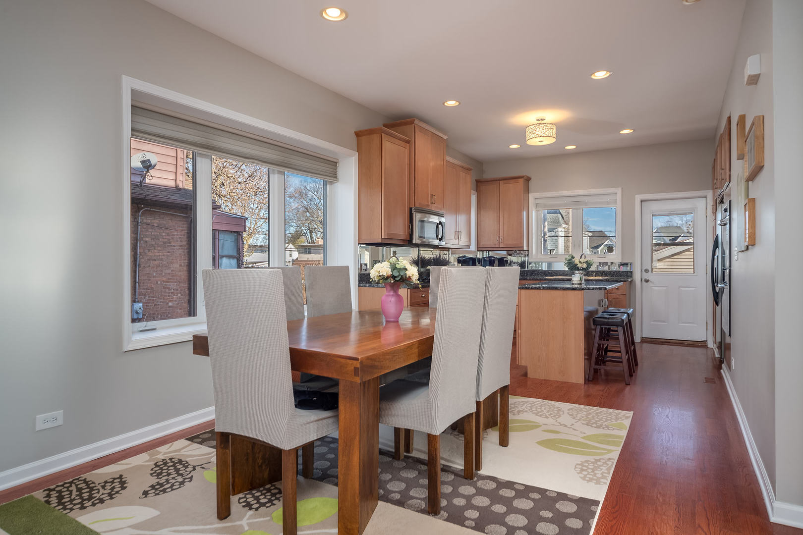 641 Spring Road Elmhurst, IL 60126 - Photo 6 of 35