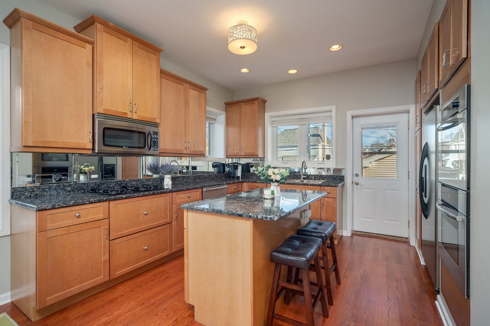 641 Spring Road Elmhurst, IL 60126 - Photo 9 of 35