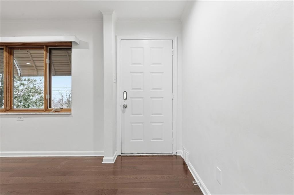 1013 El Rancho Drive Pittsburgh, PA 15220 - Photo 4 of 36