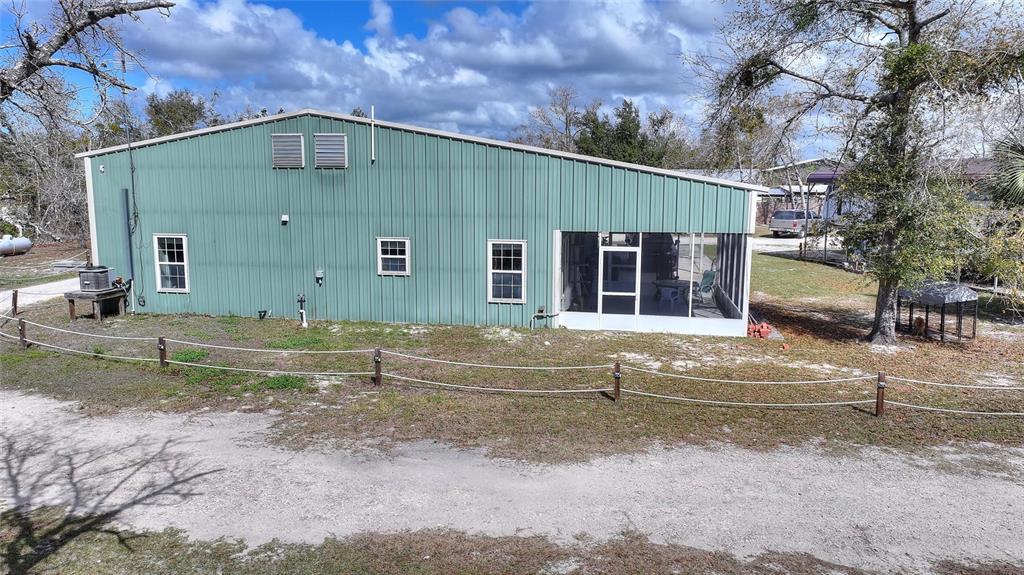 19550 Jody Morgan Road Perry, FL 32348 - Photo 6 of 79 a front view of a house