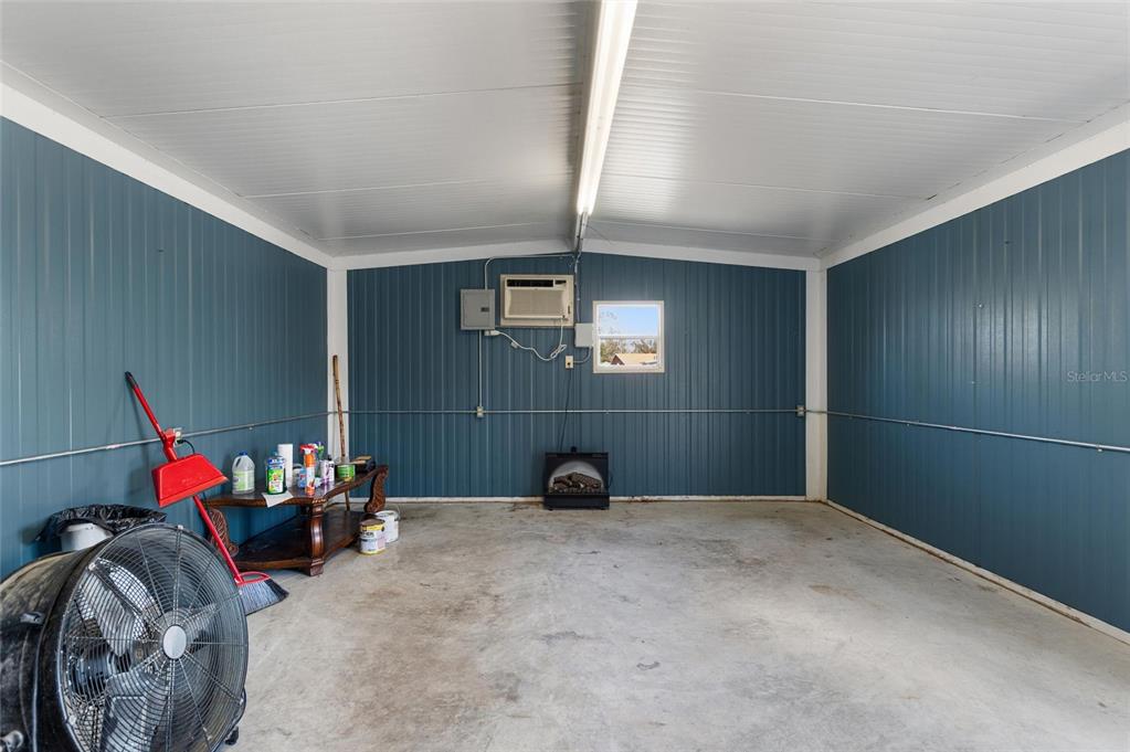 19550 Jody Morgan Road Perry, FL 32348 - Photo 77 of 79 a bedroom with furniture and a closet