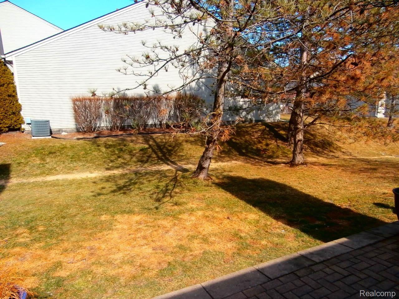 730 Hamilton Court Rochester, MI 48307 - Photo 31 of 39 P3090122.JPG