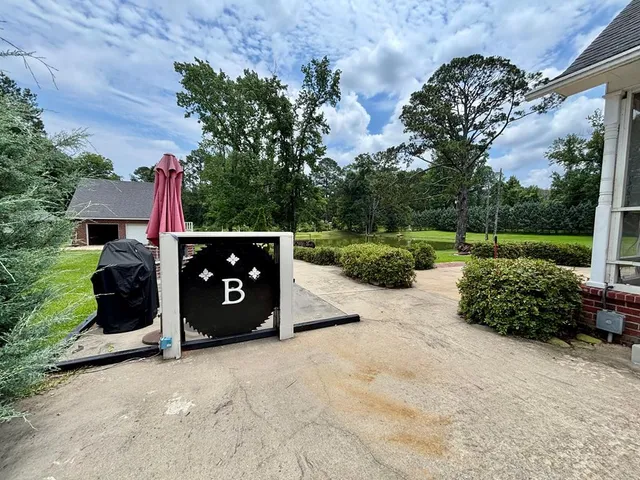 $320,000 | 1086 Highway 570, McComb, MS 39648