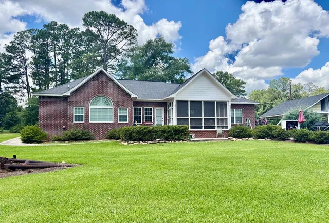 $320,000 | 1086 Highway 570, McComb, MS 39648