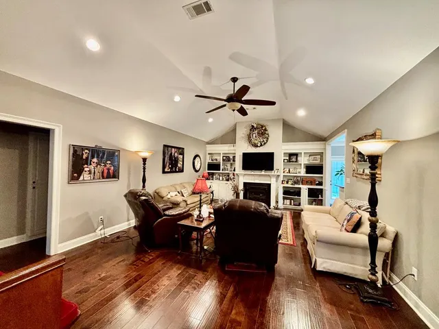 $320,000 | 1086 Highway 570, McComb, MS 39648