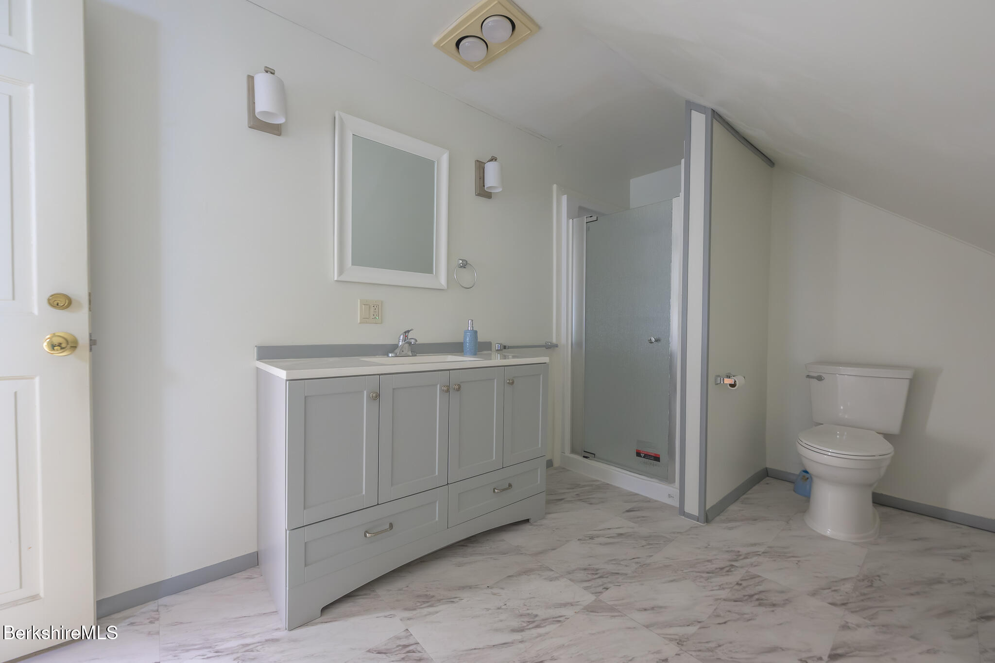 6 Manitauk Heights Stockbridge, MA 01262 - Photo 29 of 49 Second floor bath 2