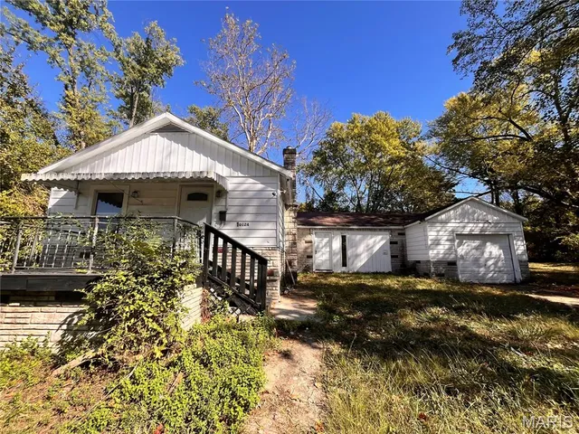 $1,050 | 10124 Baron Drive, St. Louis, MO 63136