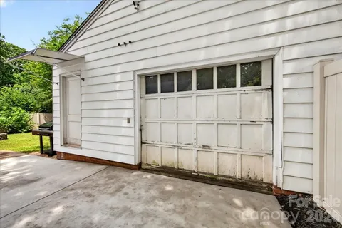 $350,000 | 2225 Ashley Road, Charlotte, NC 28208