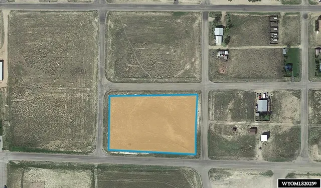 $170,000 | 940 West Elm Avenue, Saratoga, WY 82331