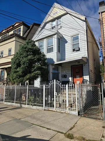$2,300 | 140 Wakeman Avenue, Newark, NJ 07104
