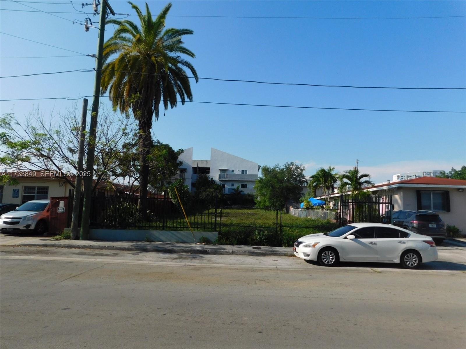 Riverside Miami, FL 33130 - Photo 8 of 9 a view of a car parked in front of a house