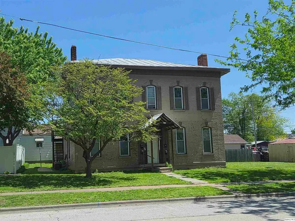 $130,000 | 609-611 South 10th Street, Quincy, IL 62301