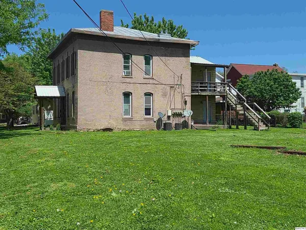 $130,000 | 609-611 South 10th Street, Quincy, IL 62301