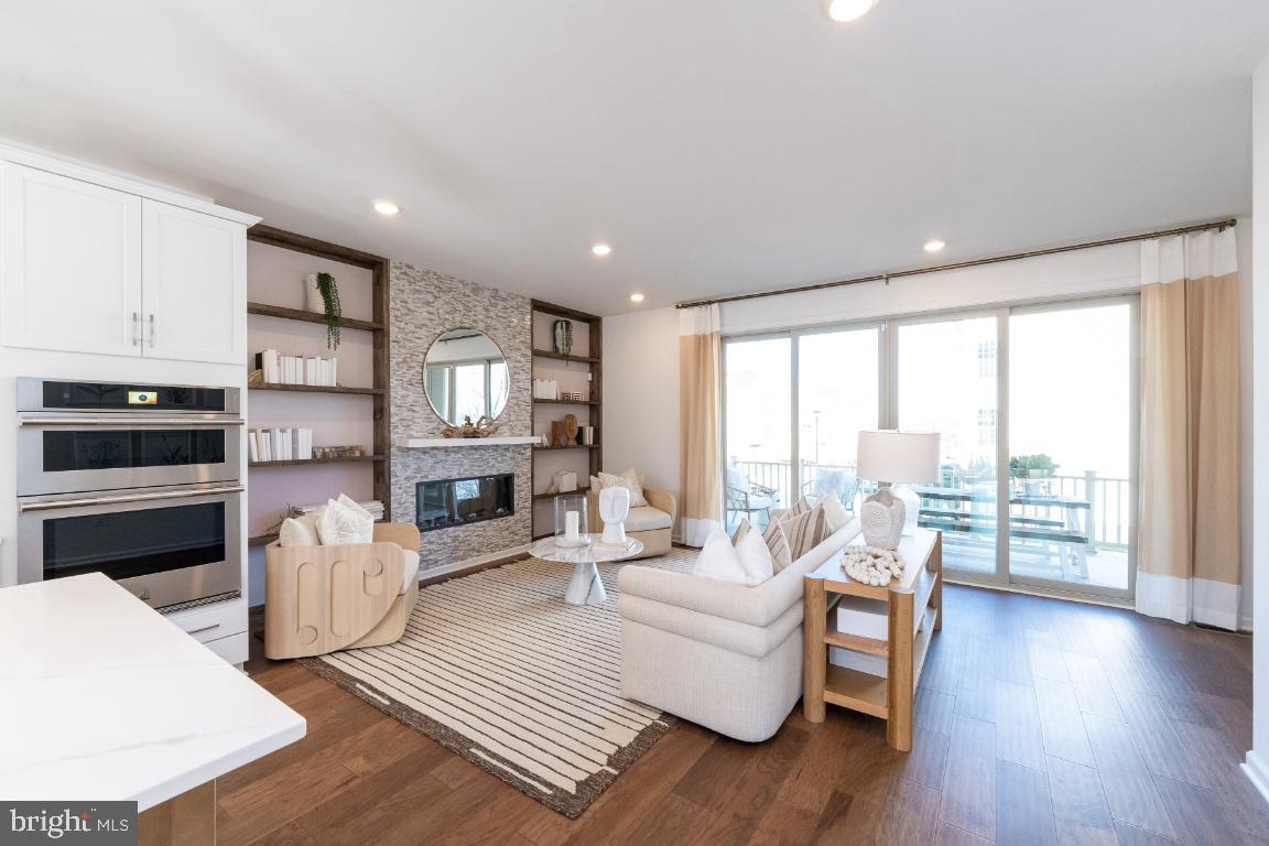 1700 Mocking Jay Ter Northeast  