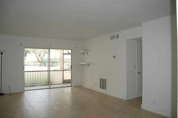 $2,050 | 622 Northwest 13th Street, Unit 13, Boca Raton, FL 33486