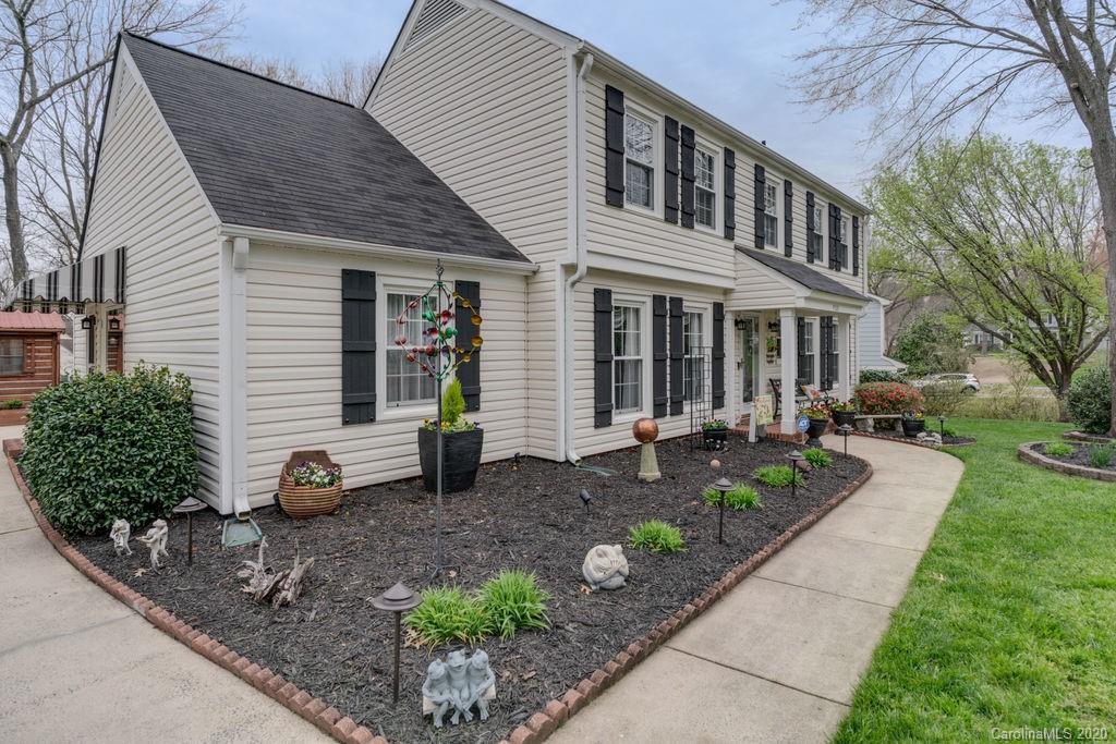 4708 Truscott Road Charlotte, NC 28226 - Photo 2 of 29 Gallery Image 2