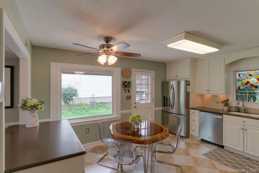 4708 Truscott Road Charlotte, NC 28226 - Photo 3 of 29 Gallery Image 3
