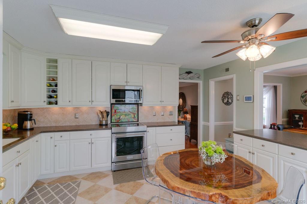 4708 Truscott Road Charlotte, NC 28226 - Photo 4 of 29 Gallery Image 4