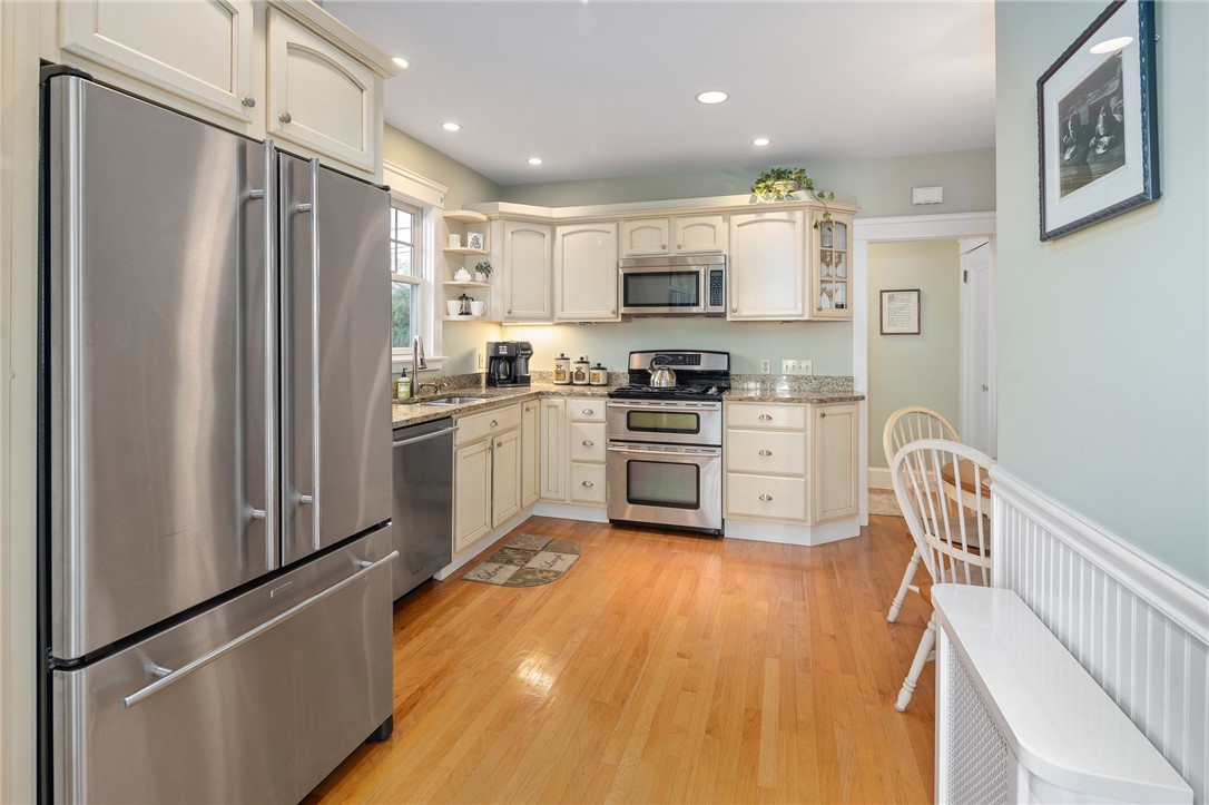 33 Walnut Road Barrington, RI 02806 - Photo 14 of 37