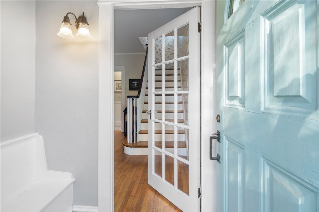 33 Walnut Road Barrington, RI 02806 - Photo 3 of 37