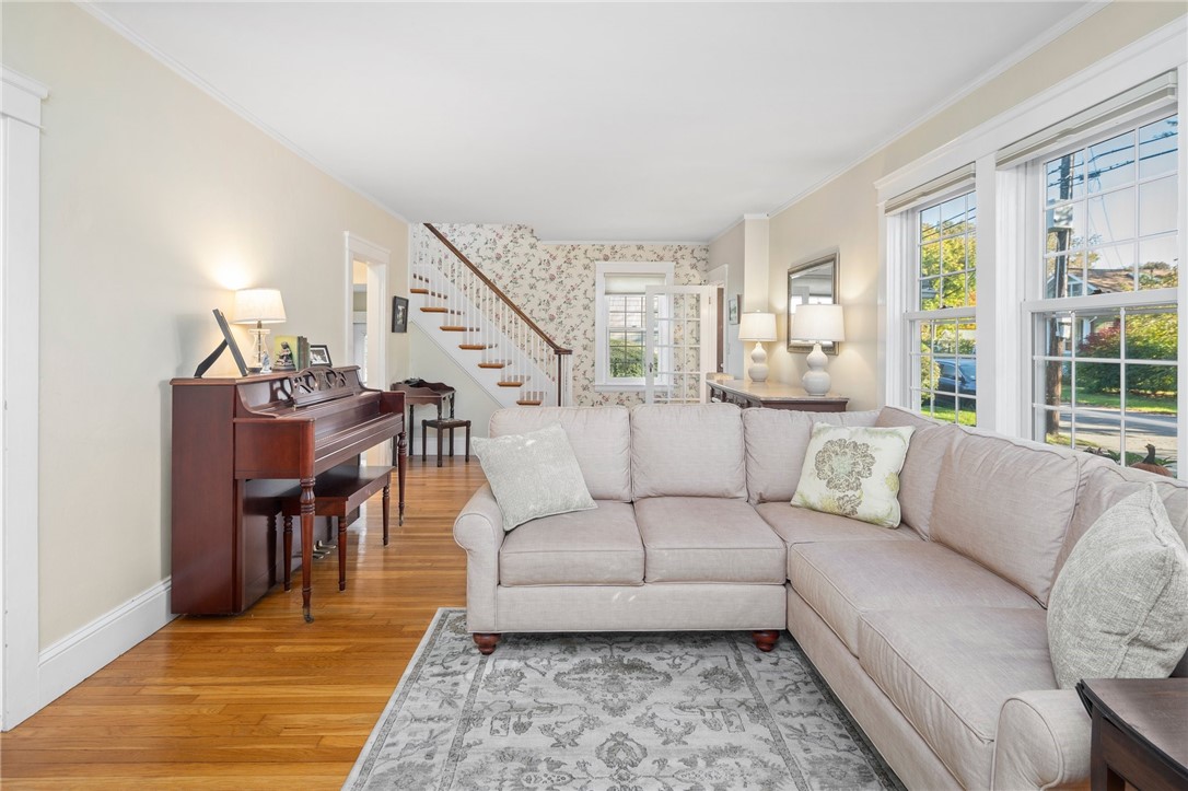 33 Walnut Road Barrington, RI 02806 - Photo 7 of 37