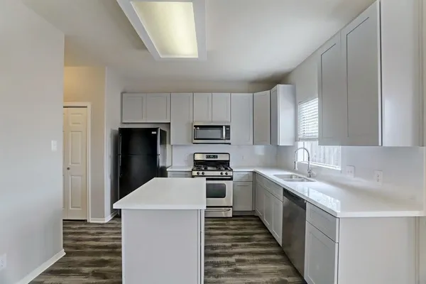 $2,100 | 15530 Hickory Dale Street, Cypress, TX 77429