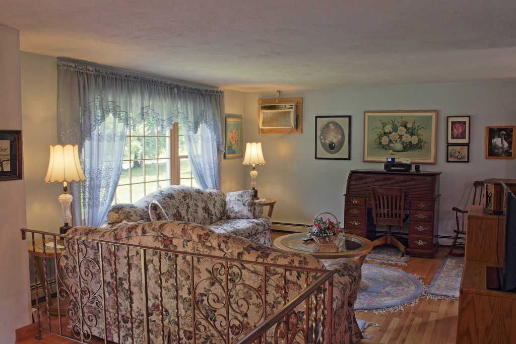 52 Spring Road Dracut, MA 01826 - Photo 13 of 15