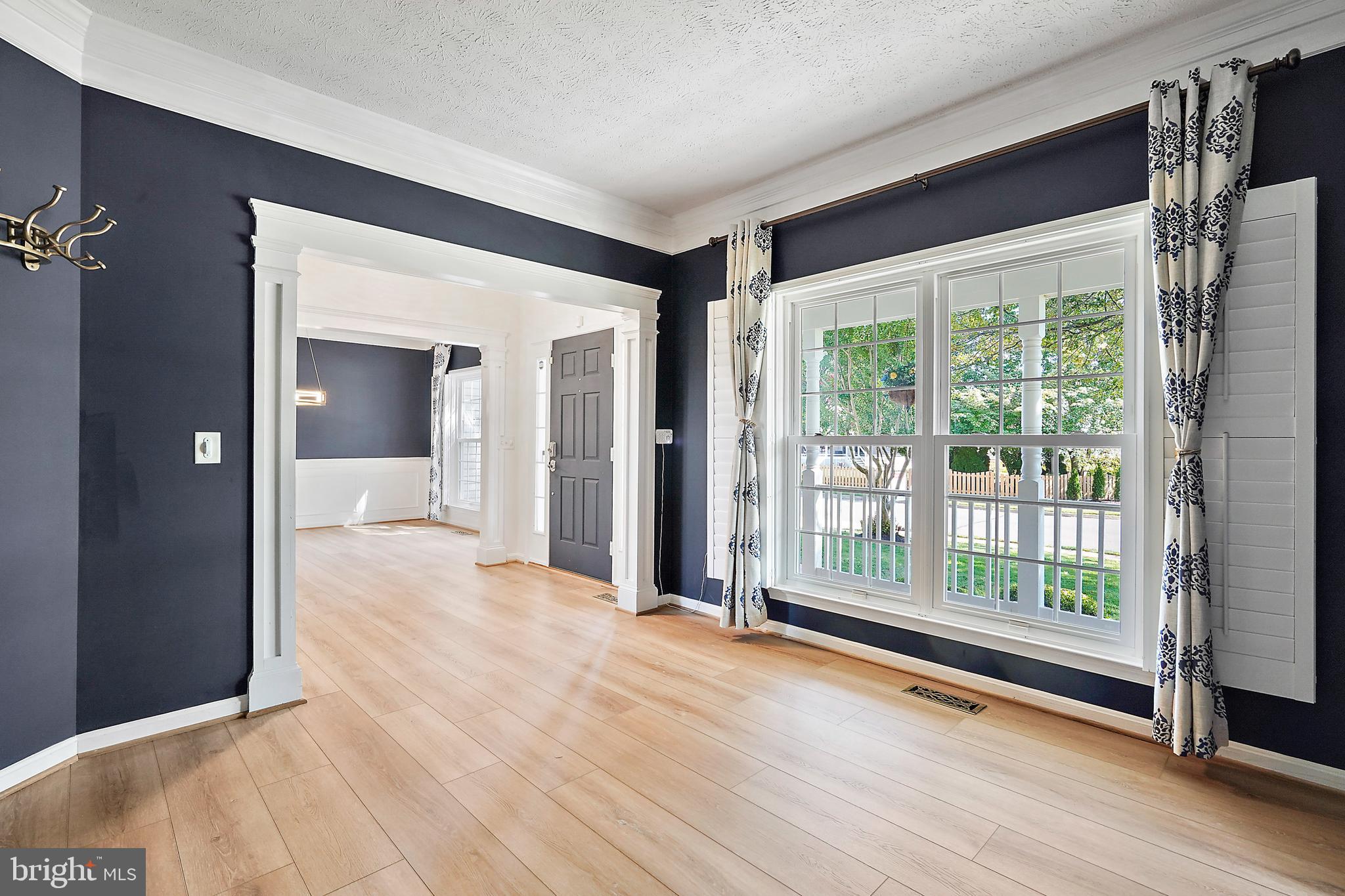 805 Rayquick Road Warrenton, VA 20186 - Photo 11 of 49 Living Room