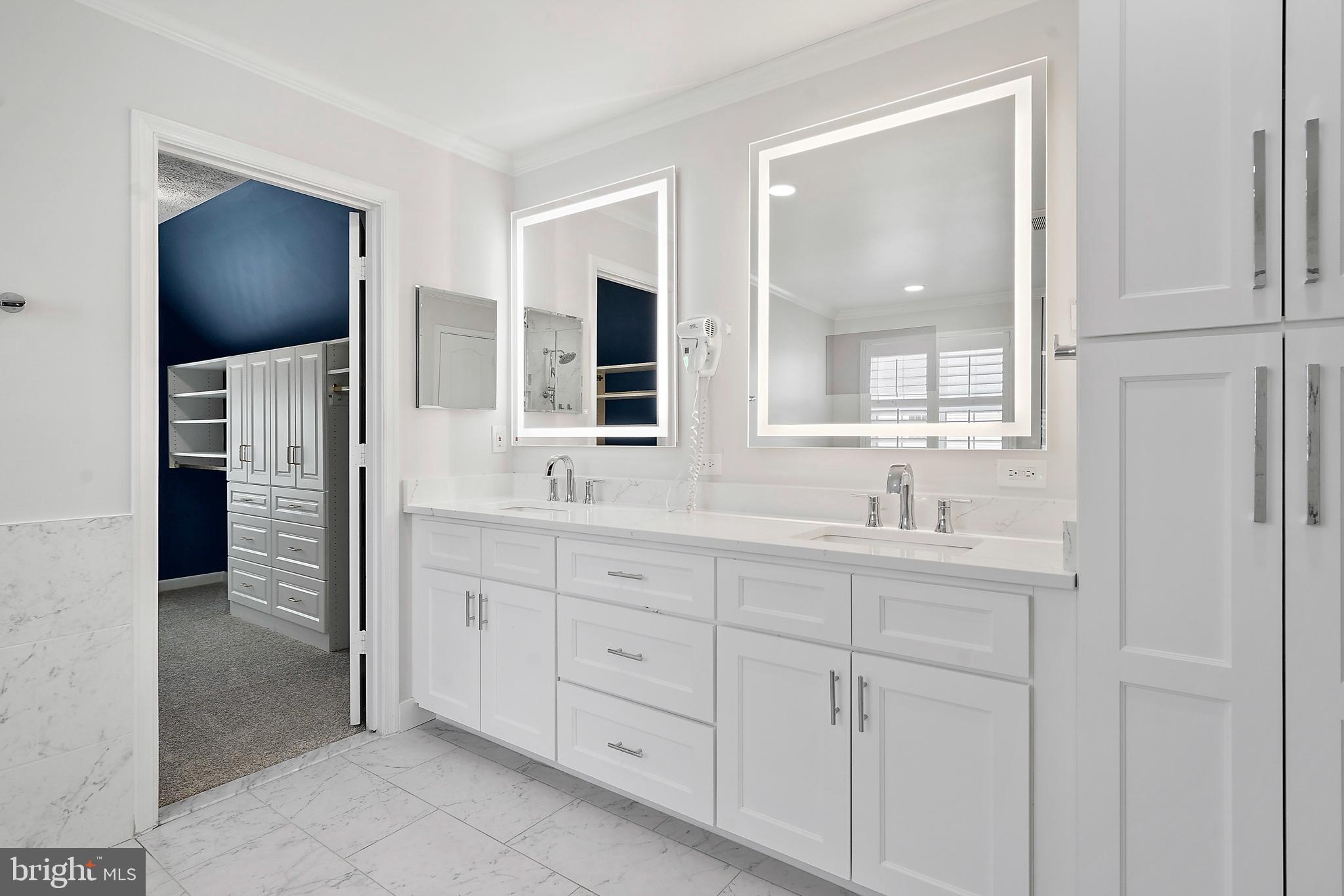 805 Rayquick Road Warrenton, VA 20186 - Photo 19 of 49 Primary Double Sinks