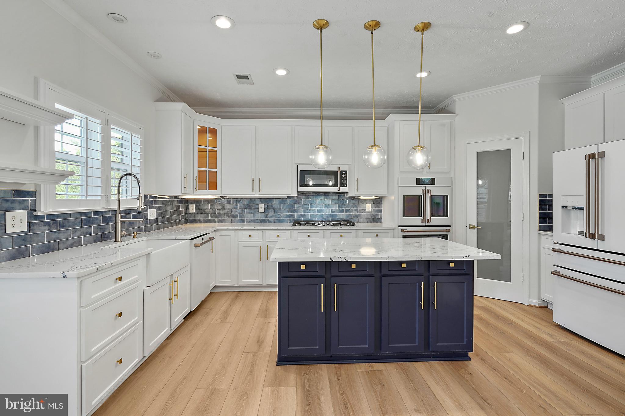 805 Rayquick Road Warrenton, VA 20186 - Photo 3 of 49 Remodeled Kitchen- Upgraded Appliance Package