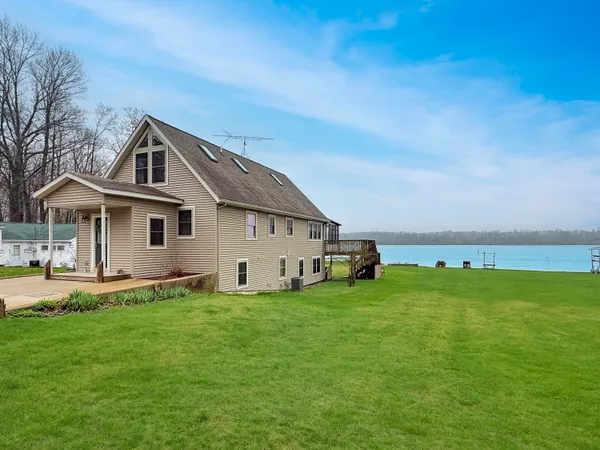 $525,000 | 3230 Lakeview Drive, Allegan, MI 49010