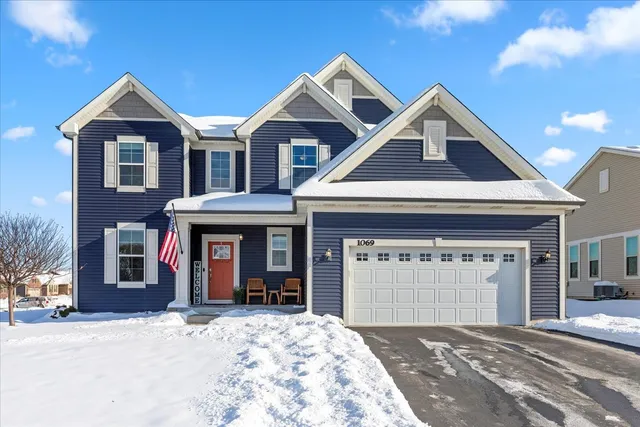$519,900 | 1069 Ardmoor Drive, Crystal Lake, IL 60012