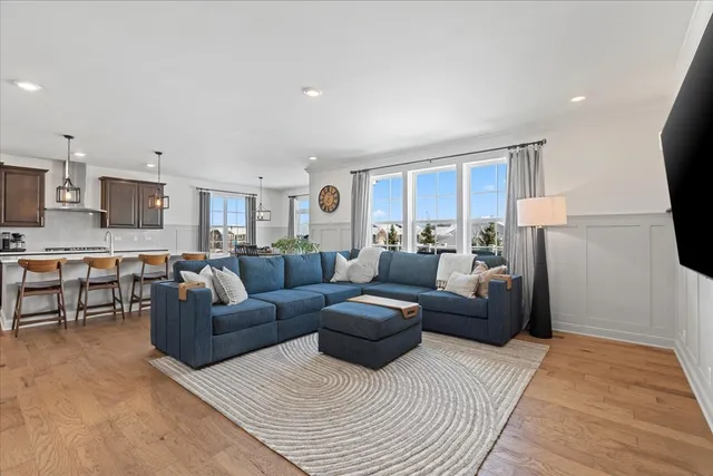 $519,900 | 1069 Ardmoor Drive, Crystal Lake, IL 60012