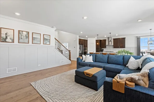 $519,900 | 1069 Ardmoor Drive, Crystal Lake, IL 60012