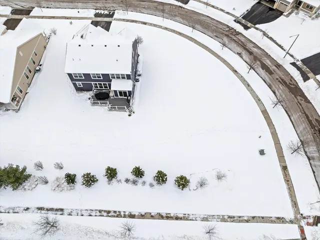 $519,900 | 1069 Ardmoor Drive, Crystal Lake, IL 60012