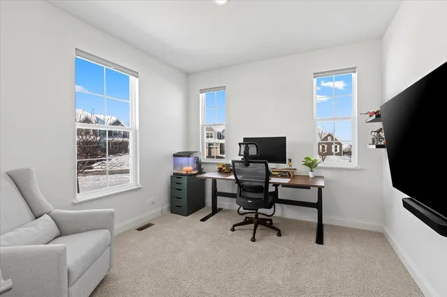 $519,900 | 1069 Ardmoor Drive, Crystal Lake, IL 60012