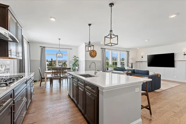 $519,900 | 1069 Ardmoor Drive, Crystal Lake, IL 60012