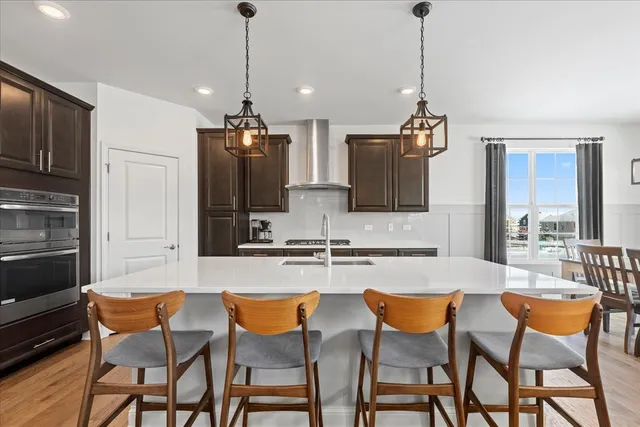 $519,900 | 1069 Ardmoor Drive, Crystal Lake, IL 60012