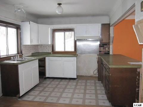 2406 Cobb Road Jackson, MI 49203 - Photo 4 of 10 20026258-3.JPG