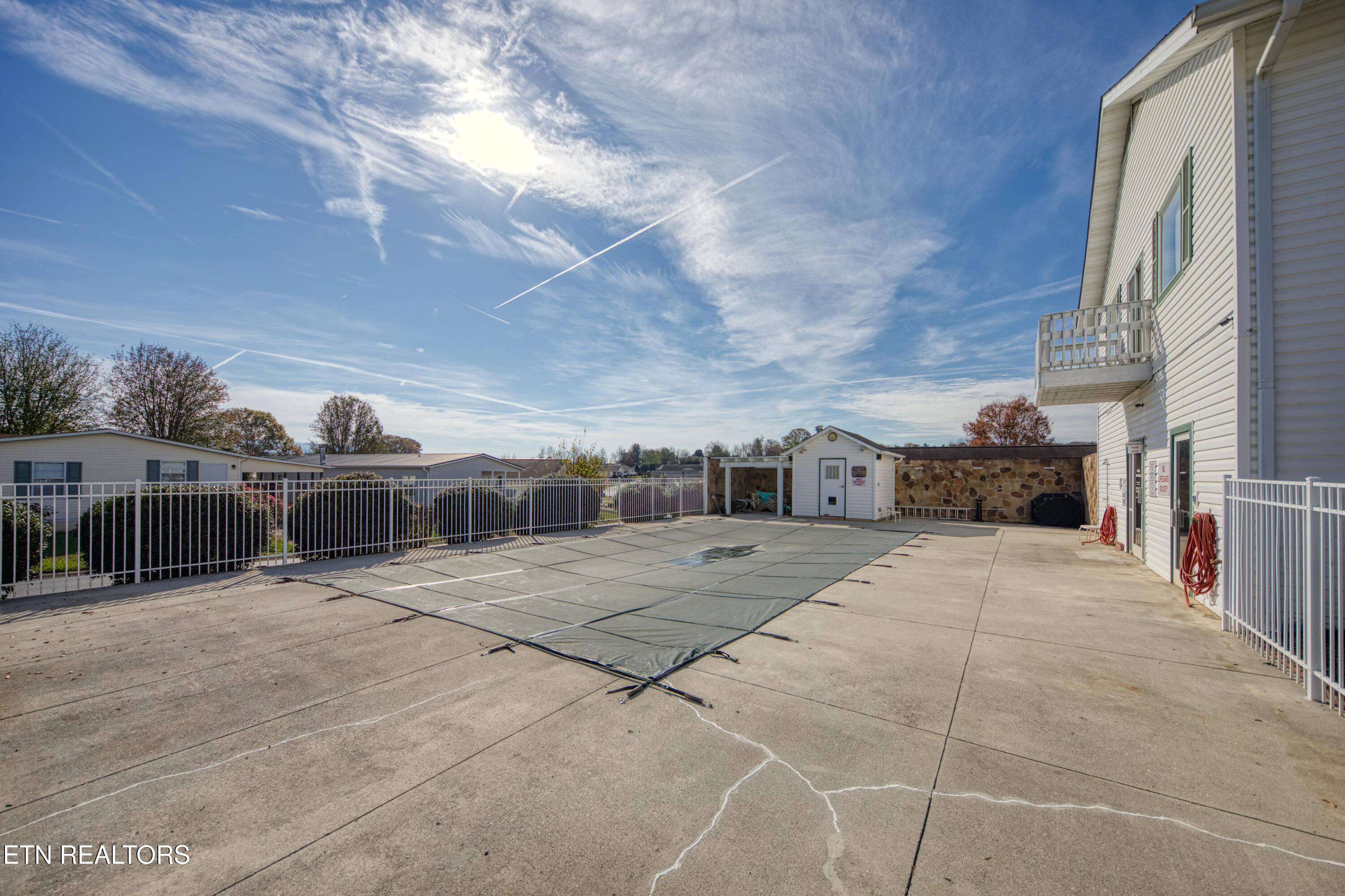 2553 Bay Meadows Way Sevierville, TN 37876 - Photo 25 of 30 Pool