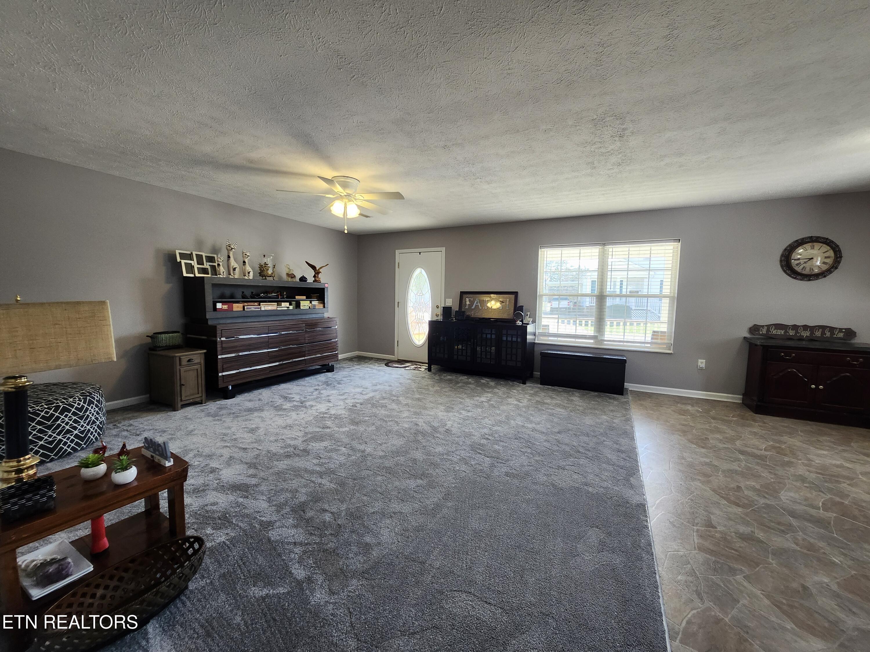 2553 Bay Meadows Way Sevierville, TN 37876 - Photo 5 of 30 Living room