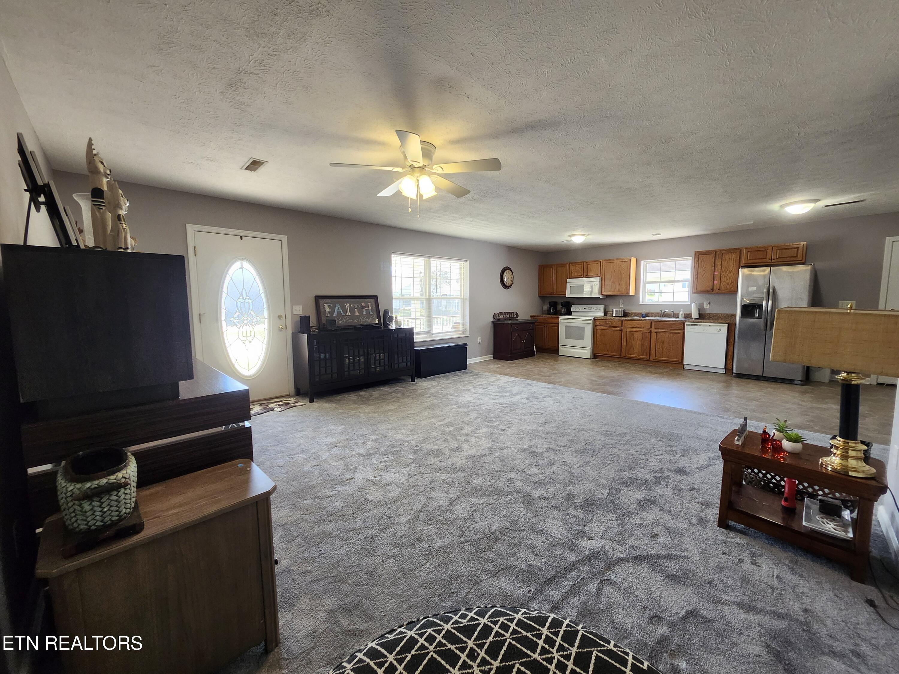 2553 Bay Meadows Way Sevierville, TN 37876 - Photo 6 of 30 Living room