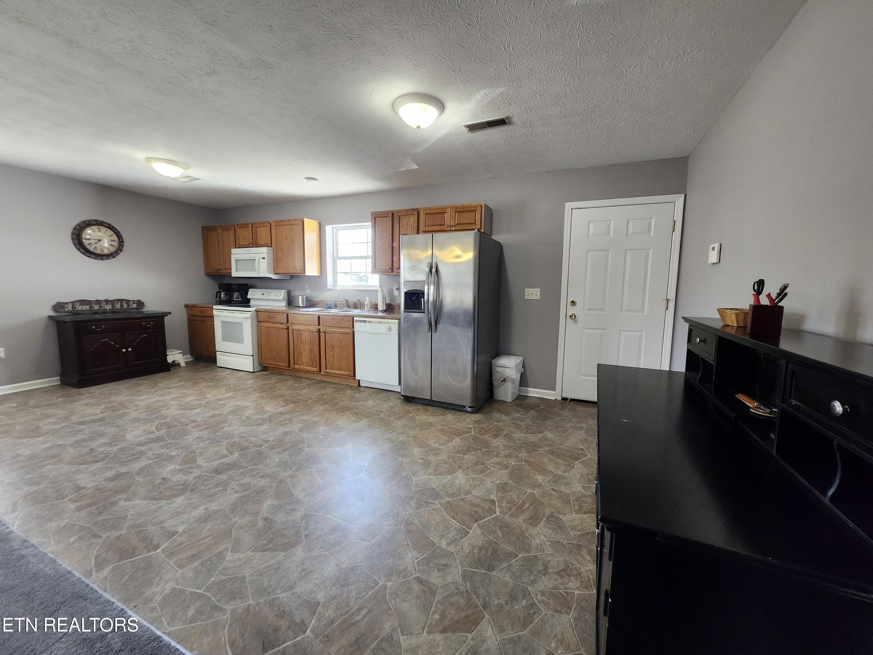 2553 Bay Meadows Way Sevierville, TN 37876 - Photo 8 of 30 Kitchen
