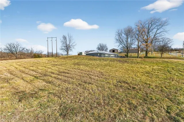 $347,500 | 28200 Northeast 160 Street, Excelsior Springs, MO 64024