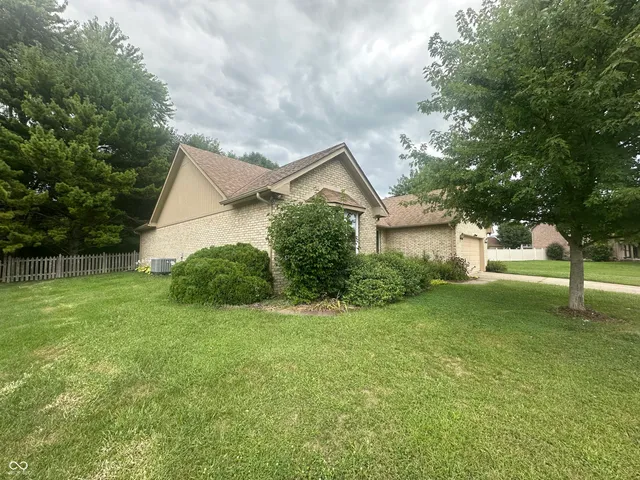 $297,000 | 6040 Buck Trail Road, Indianapolis, IN 46237