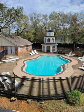 $1,450 | 501 East Burgess Road, Unit A8, Pensacola, FL 32504