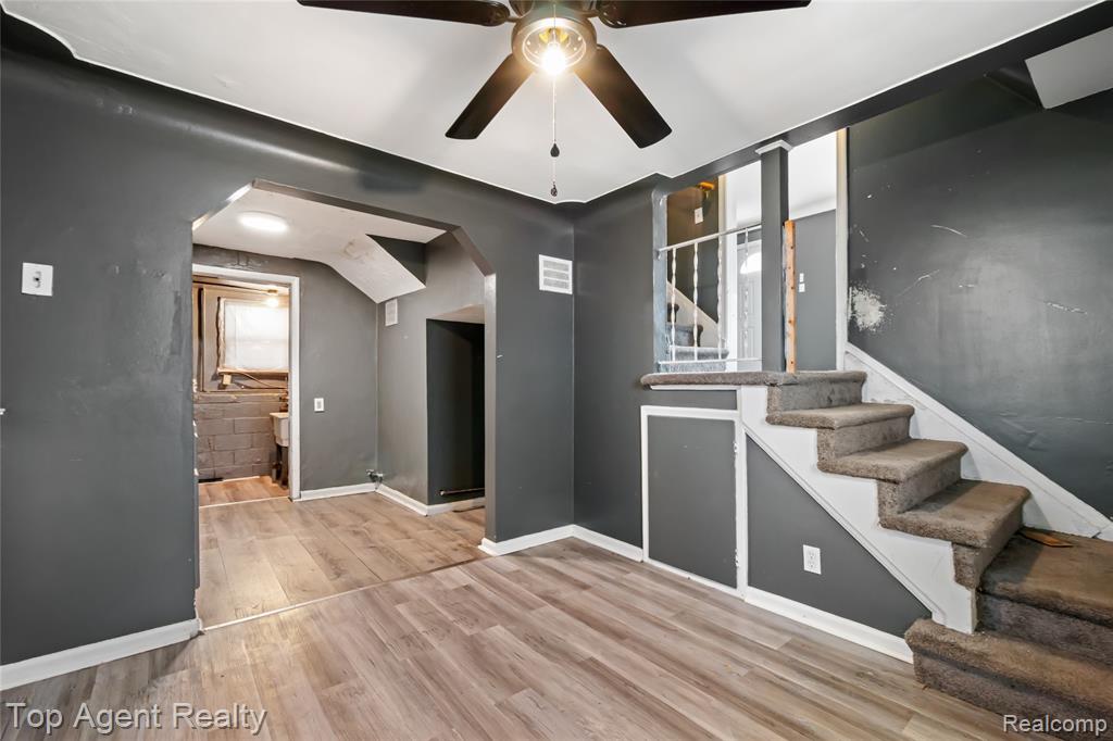 22085 Rausch Avenue Eastpointe, MI 48021 - Photo 10 of 39