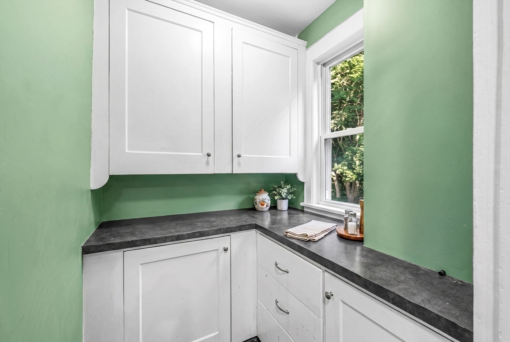 307 Fountain Street Springfield, MA 01108 - Photo 7 of 32 Gallery Image 7